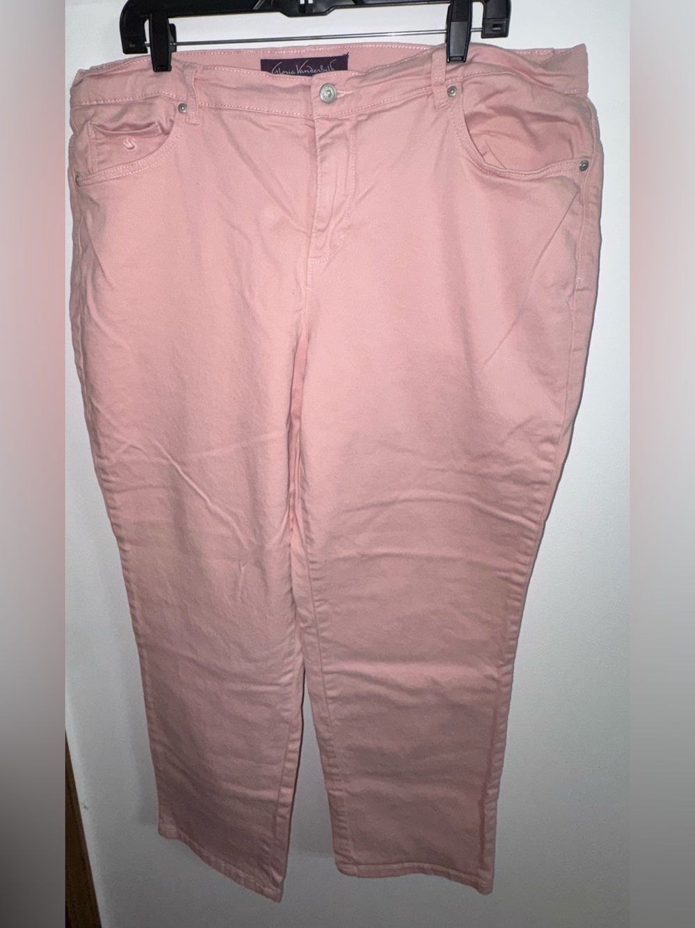 Gloria Vanderbilt Women’s Pink Straight-Leg Jeans